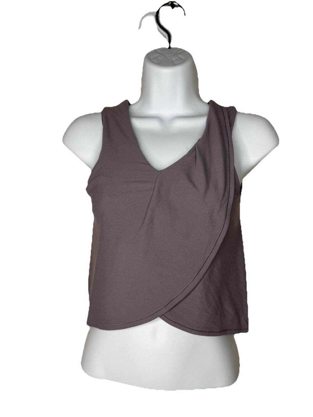 Lululemon Tank Top Crop Built In Bra Women's Size 4 Yoga Lavender Gray